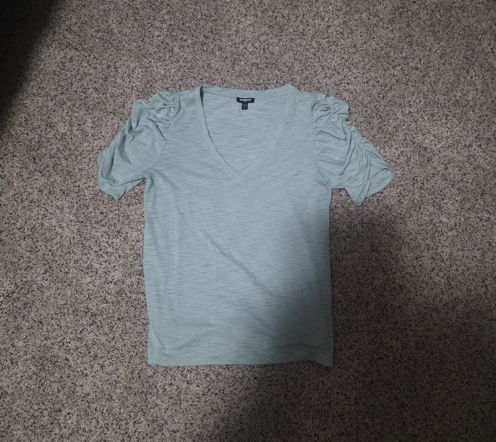 Express Sage Green V-Neck Short Sleeve Tee